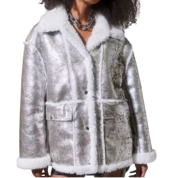 UO Urban Outfitters Metallic Silver Oversized Faux Suede Fur Sherpa Coat Large - Picture 1 of 12
